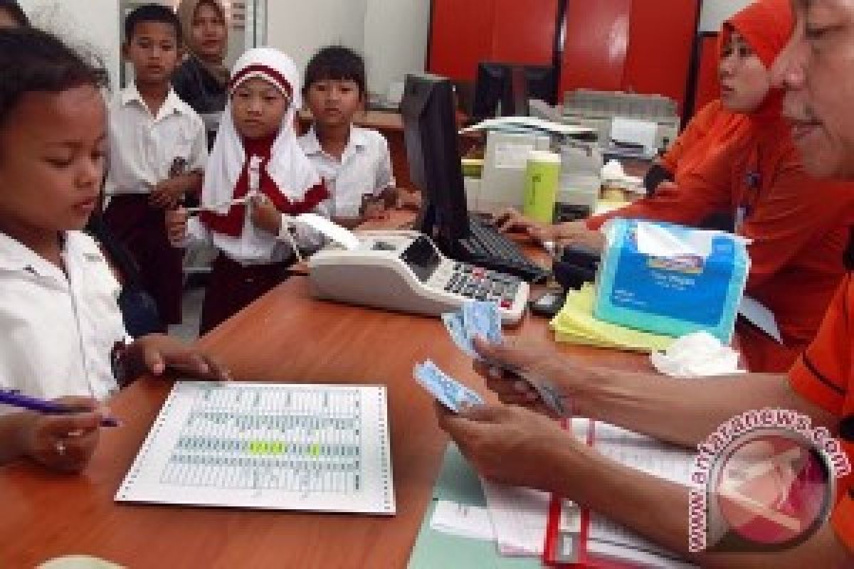 Menkokesra: Penyerapan Bantuan Siswa Miskin Lambat