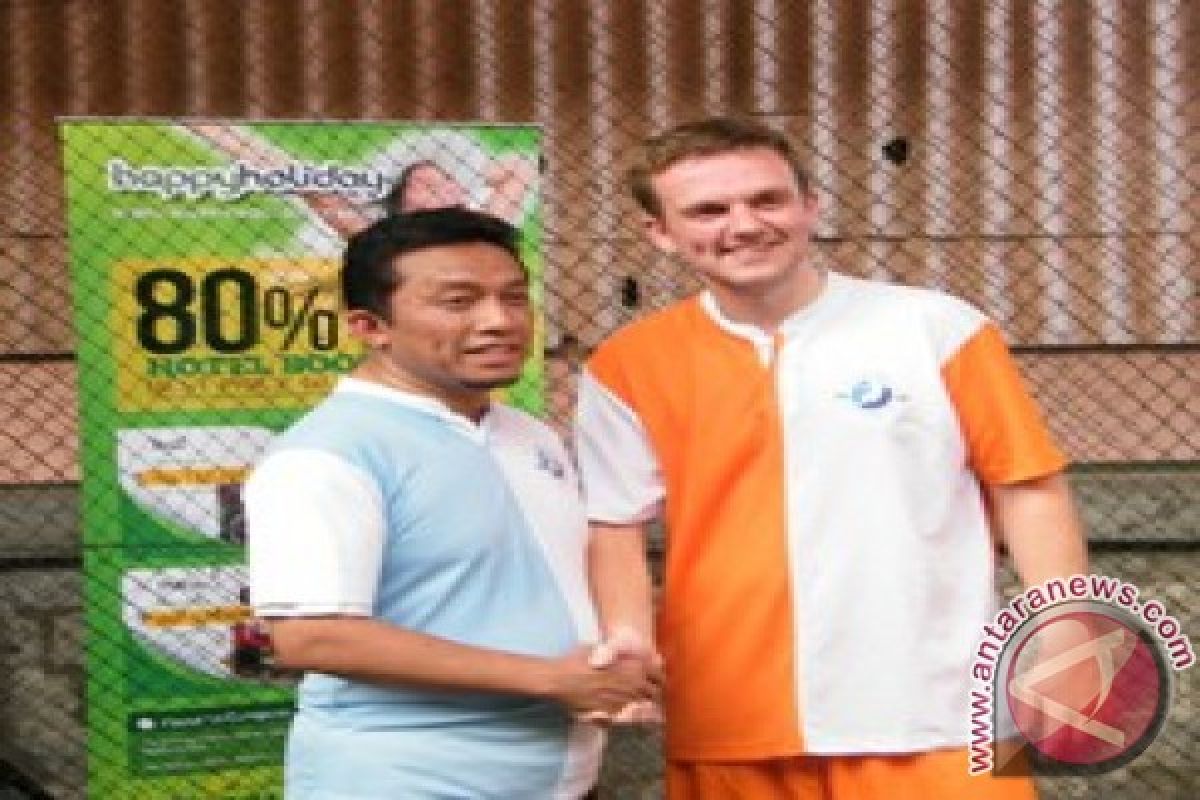 Budi Sudarsono ramaikan Kompetisi Futsal Menkominfo 2013