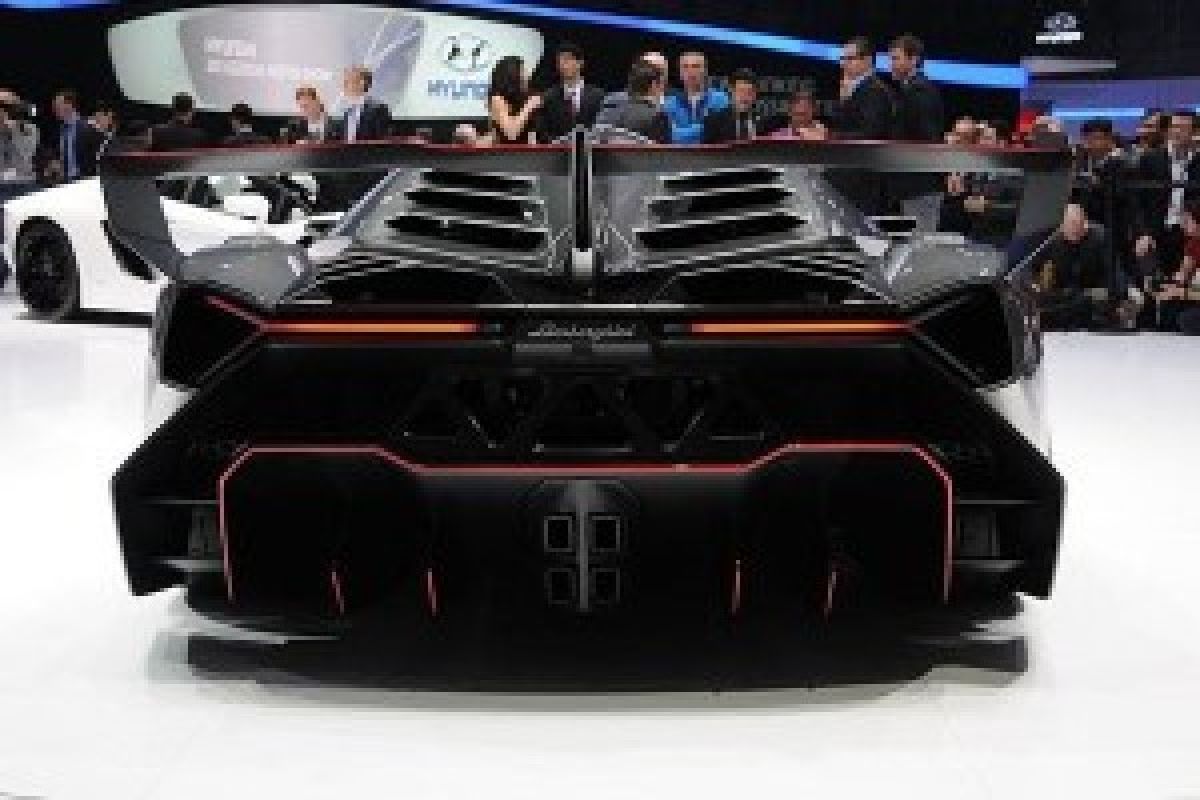 Lamborghini Veneno Roadster Mobil Termahal