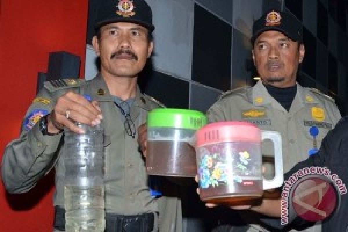 Empat Orang Tewas Setelah Tenggak Minuman Keras