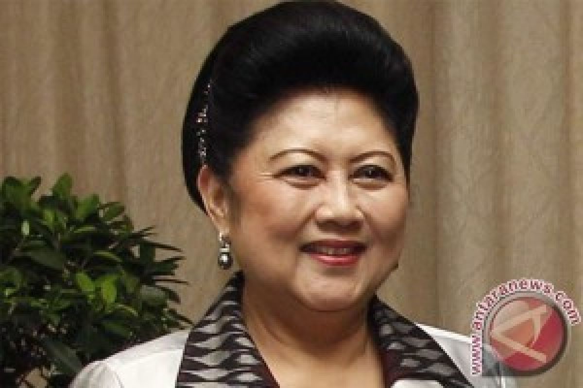 Ibu Negara Ajak Para Ibu Tak Cuek Pada Pemilu