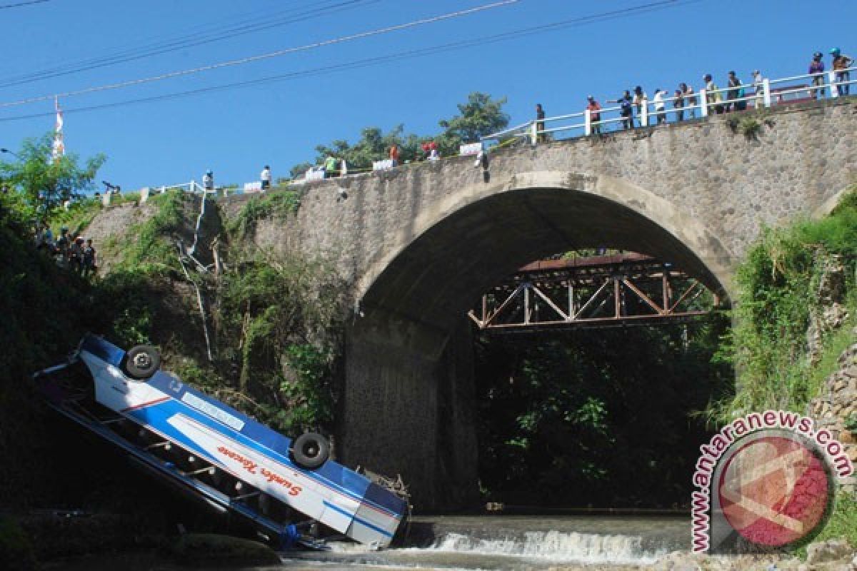 31 orang tewas akibat bus terjun ke sungai di Mali