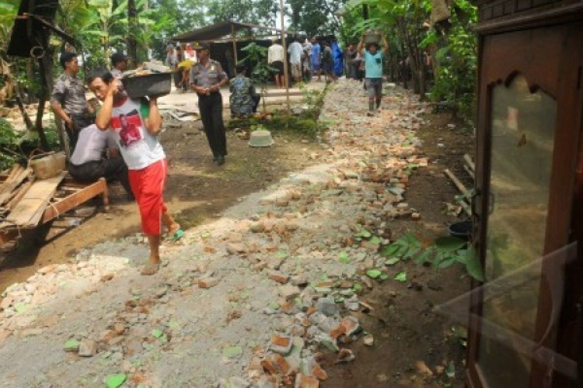 Gempa Kembali Kejutkan Warga Jateng Selatan