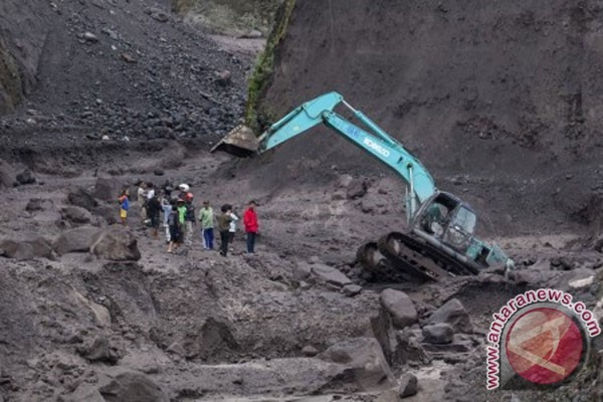 Banjir lahar Merapi tewaskan dua orang 