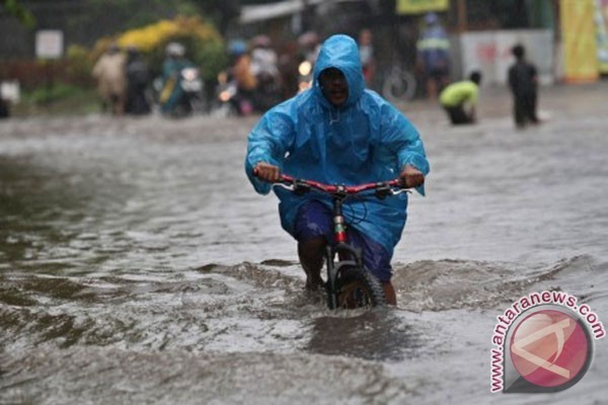 Ruas Jalan Kudus-Pati Tergenang Banjir