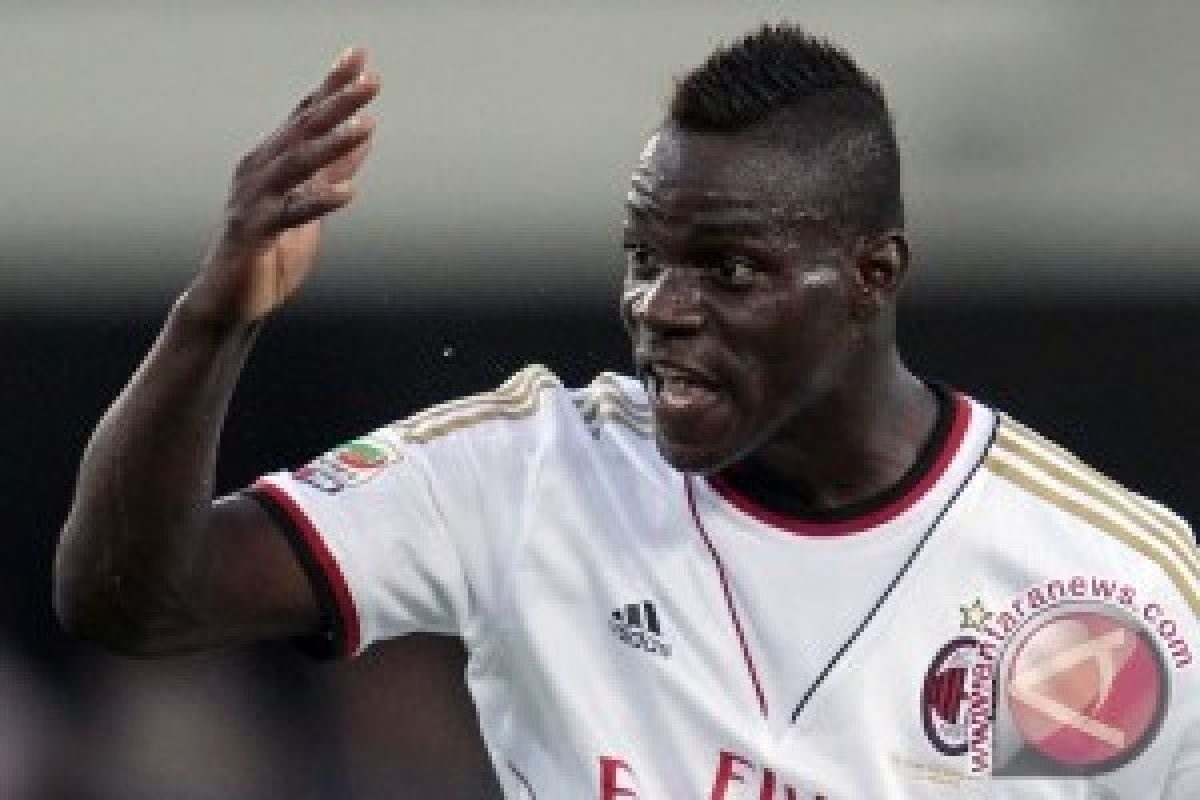 Balotelli Persembahkan Kemenangan untuk Seedorf