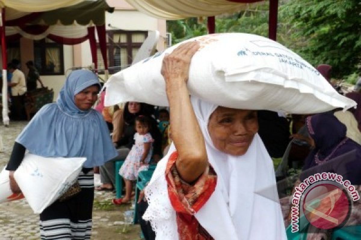 Dinsos Dumai Distribusikan Raskin Enam Kali Selama 2013