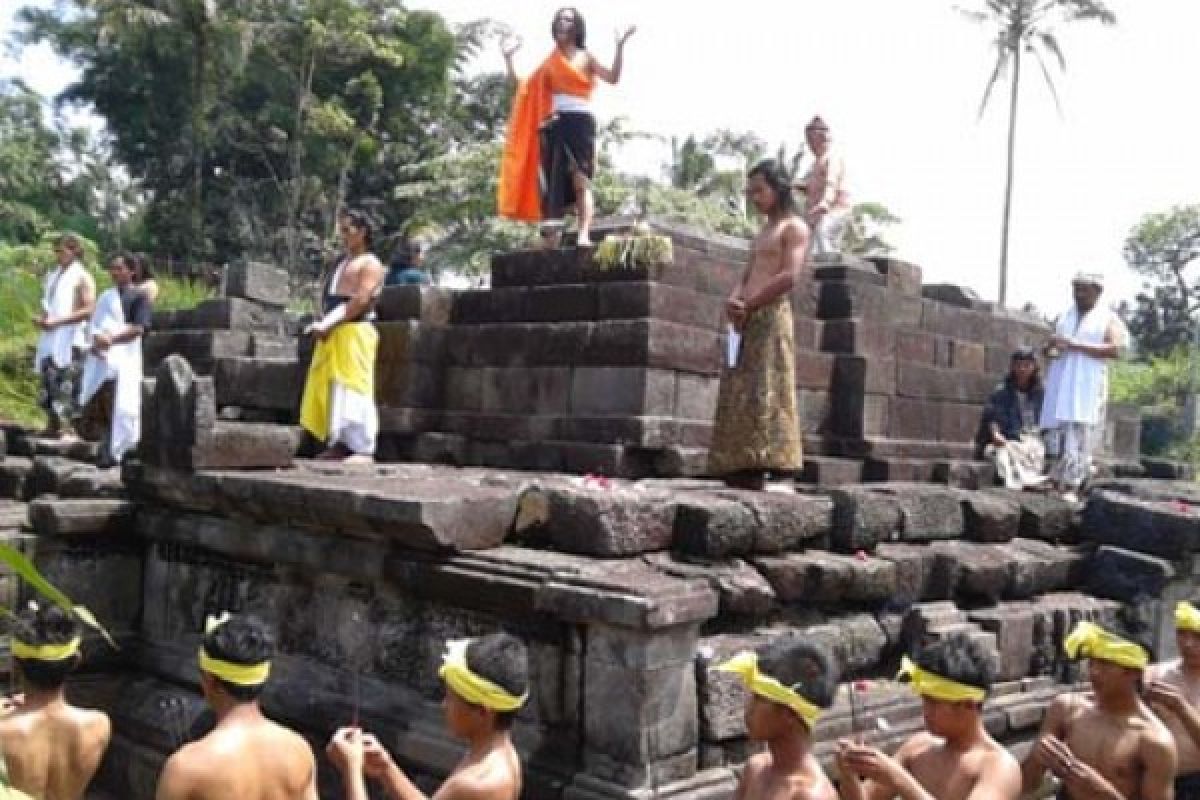 Pujian Syukur Mereka karena Gunung Merapi