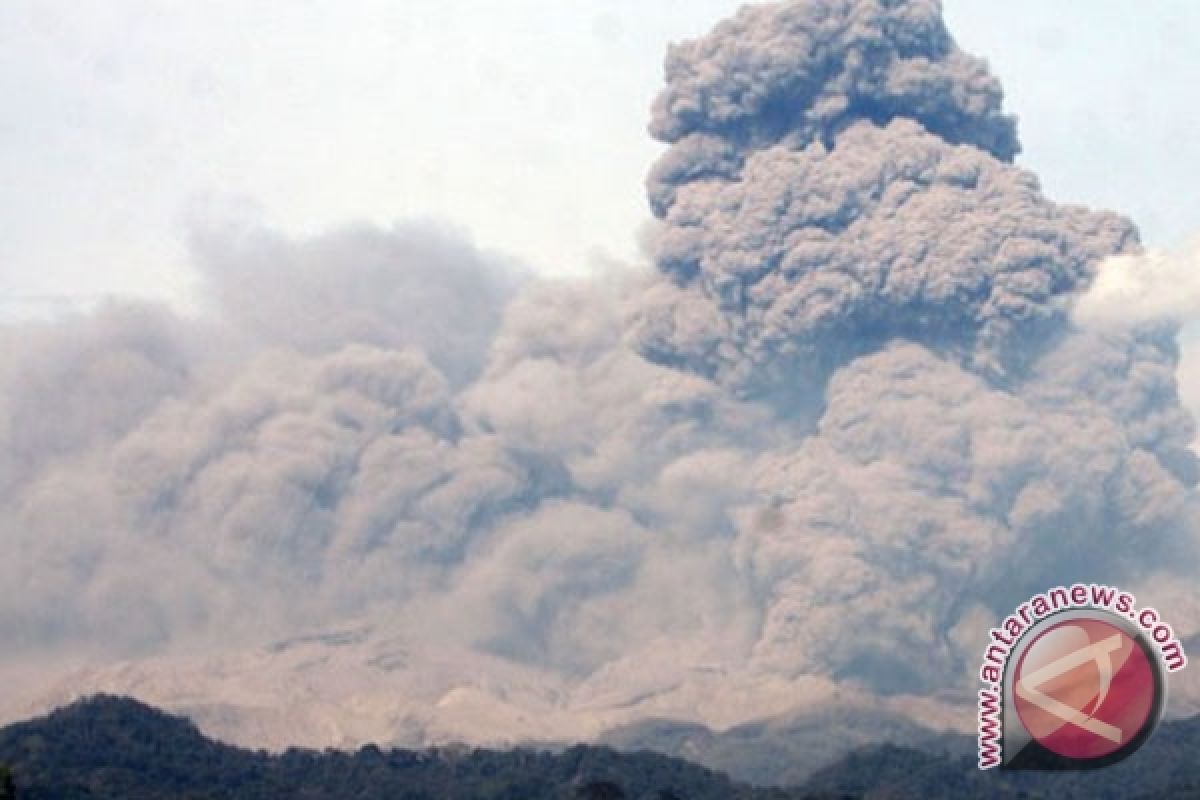  BNPB: Status Gunung Kelud Masih Awas