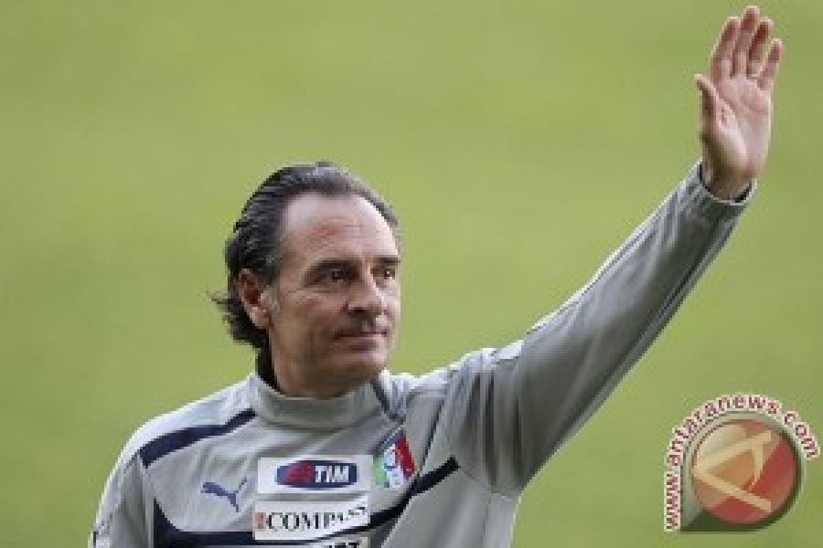 Prandelli Perpanjang Kontrak