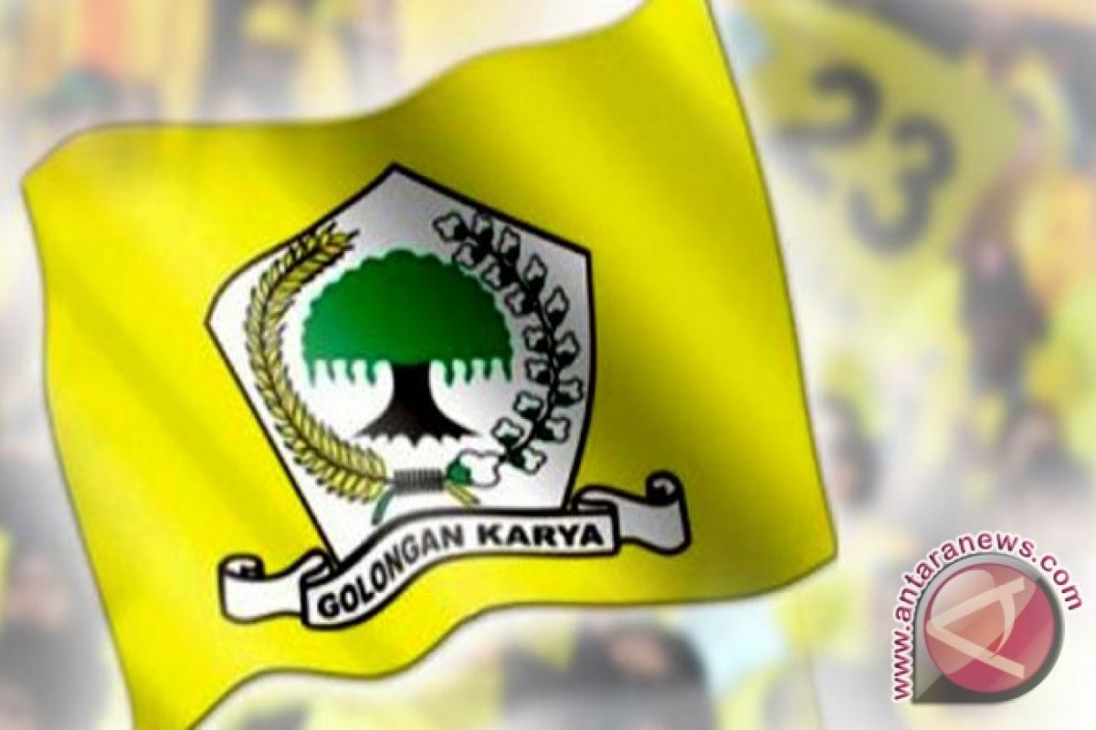 Akbar Tandjung Diminta Selamatkan Partai Golkar