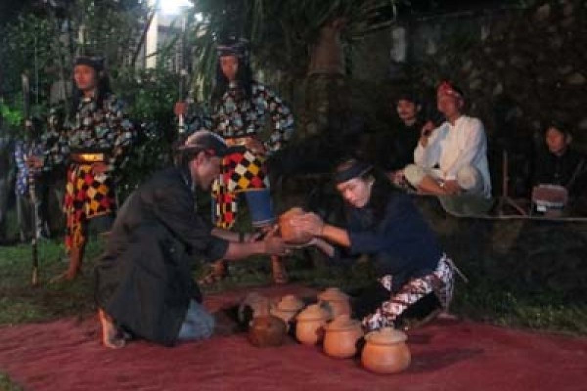 Pakta Integritas Rukun di Makam Pendiri Desa