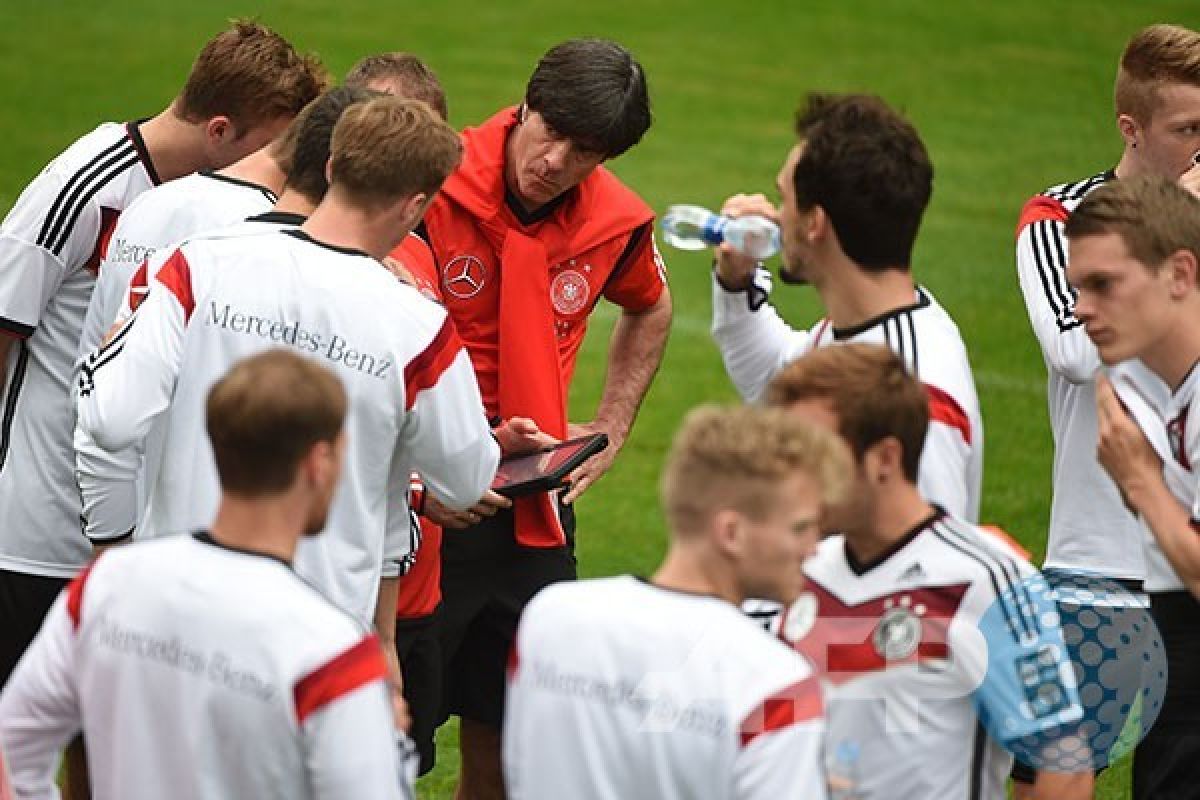  Lahm dan Neuer Absen Hadapi Kamerun