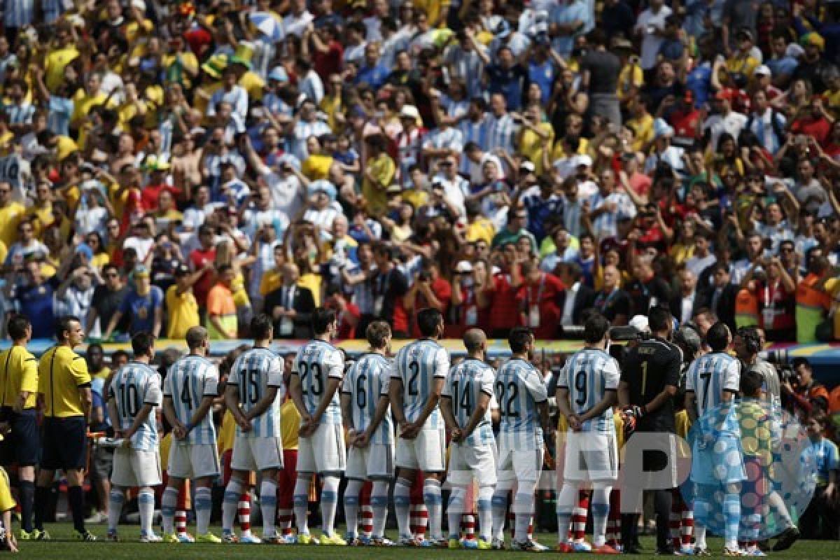 Ribuan Orang Sambut Kedatangan Timnas Argentina