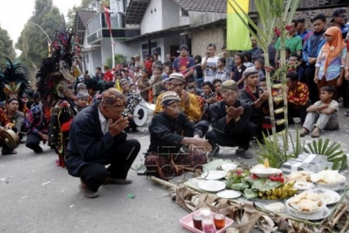 Energi "Sanak Kadang" di Lima Gunung