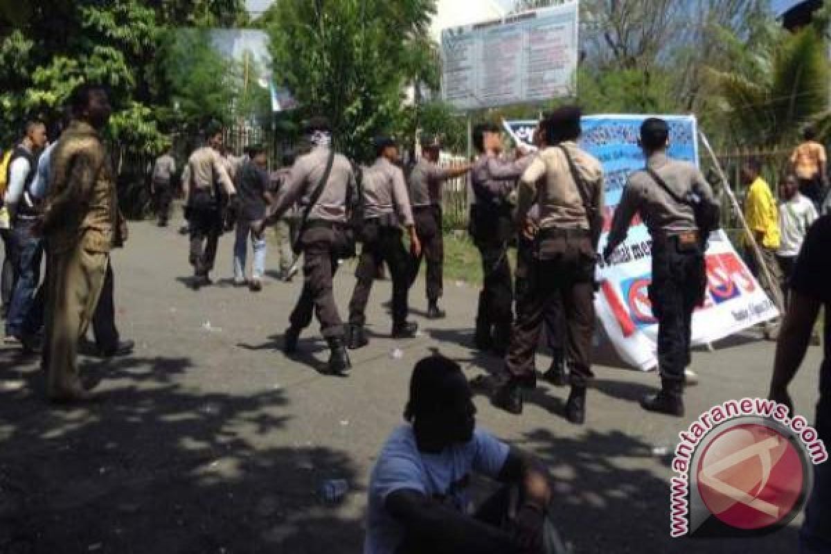 Oknum polisi Jayapura intimidasi wartawan peliput demo di Uncen