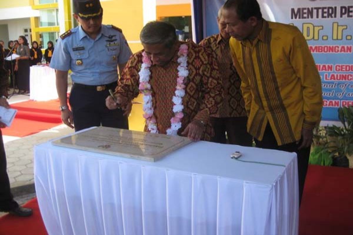 Mendikbud Resmikan Gedung Kuliah Fakultas Kedokteran UHO