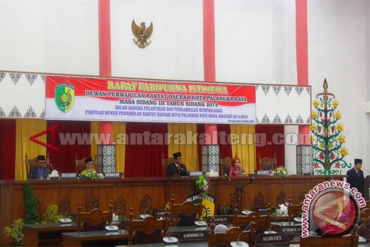 Pelantikan Pimpinan DPRD Diwarnai Walk Out 