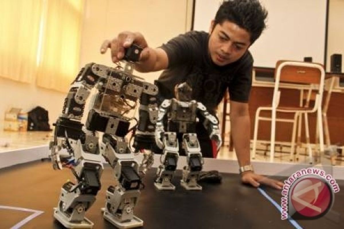 Udinus Gelar Kontes Robot