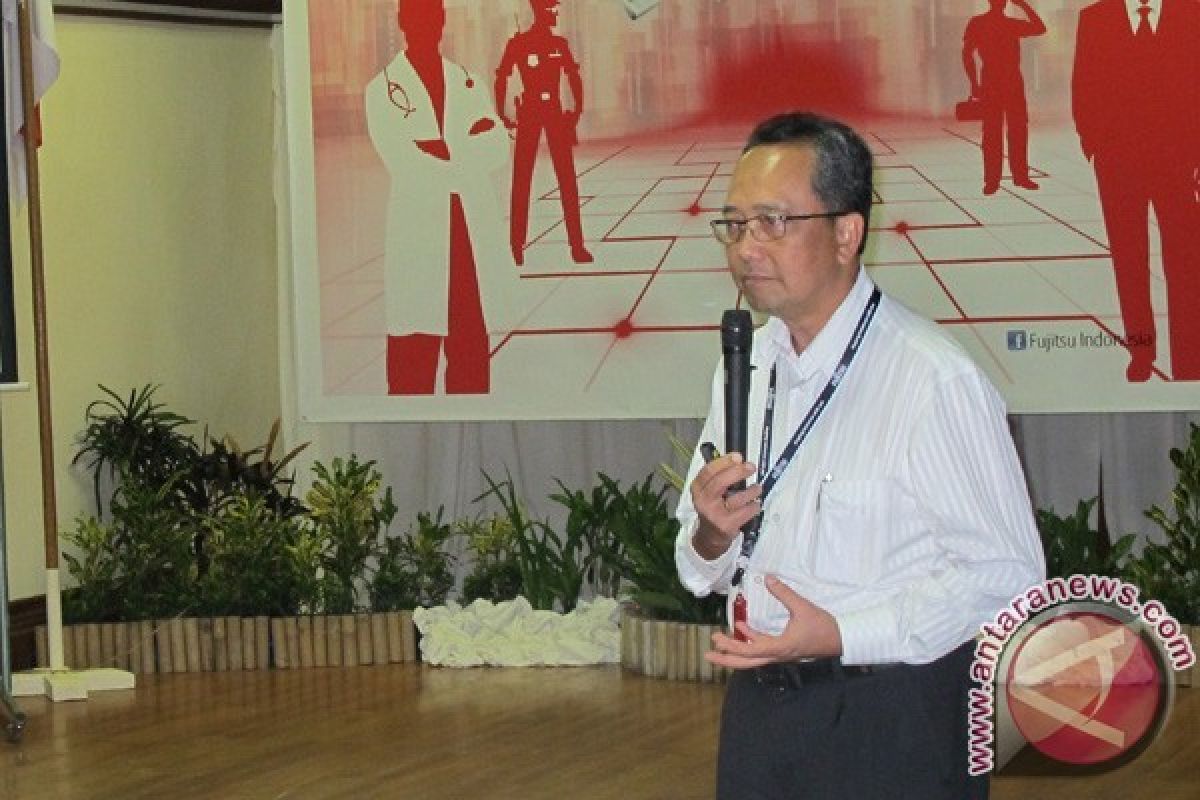 Fujitsu Kembangkan tag RFID Termungil di Dunia