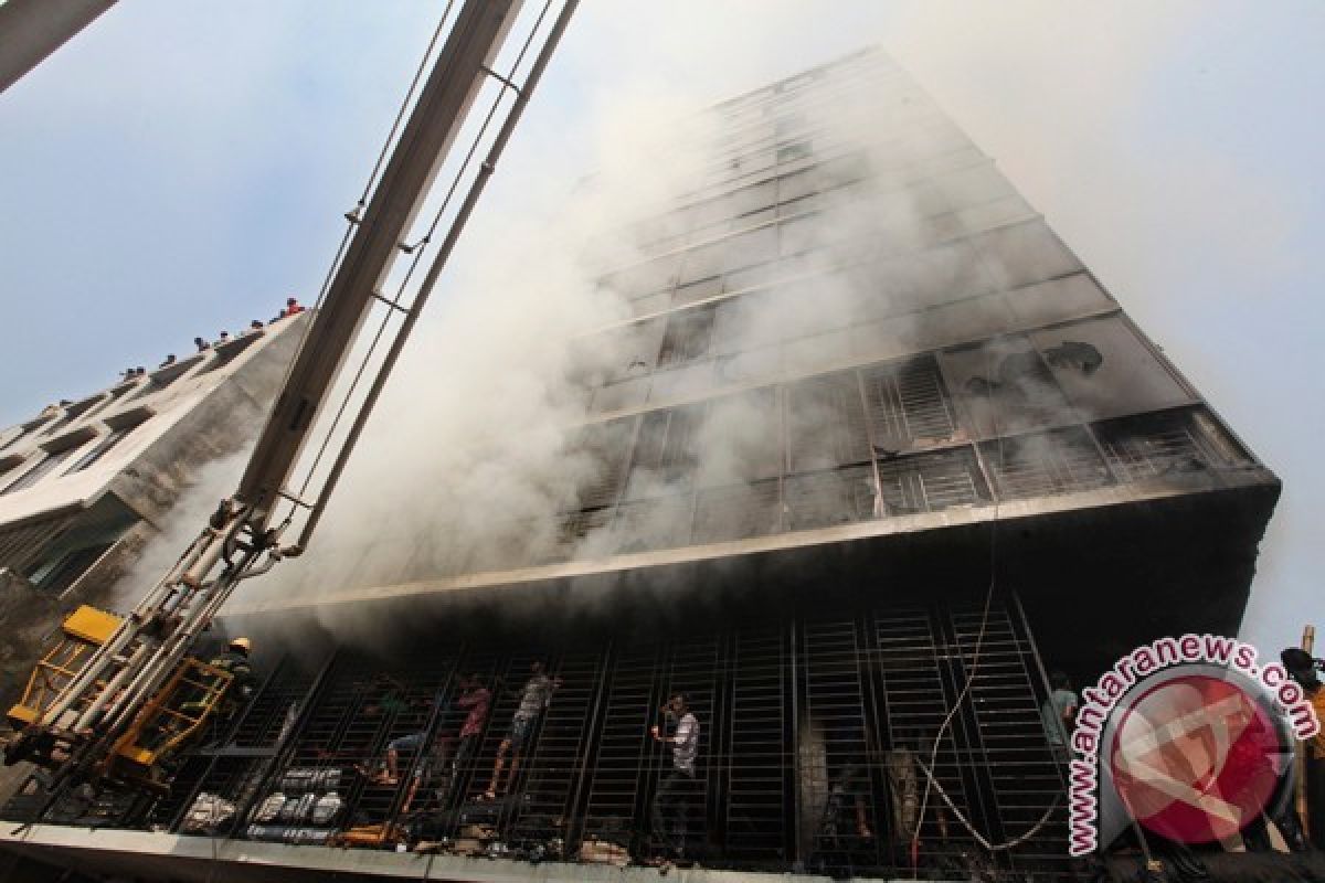 Kebakaran di Dhaka, 10 Orang Tewas