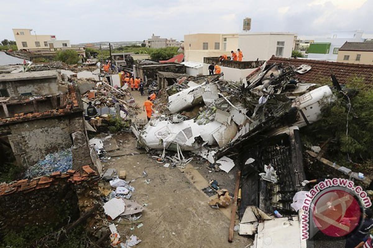  Kotak Hitam TransAsia Rekam Seruan "Mayday" Sebelum Jatuh