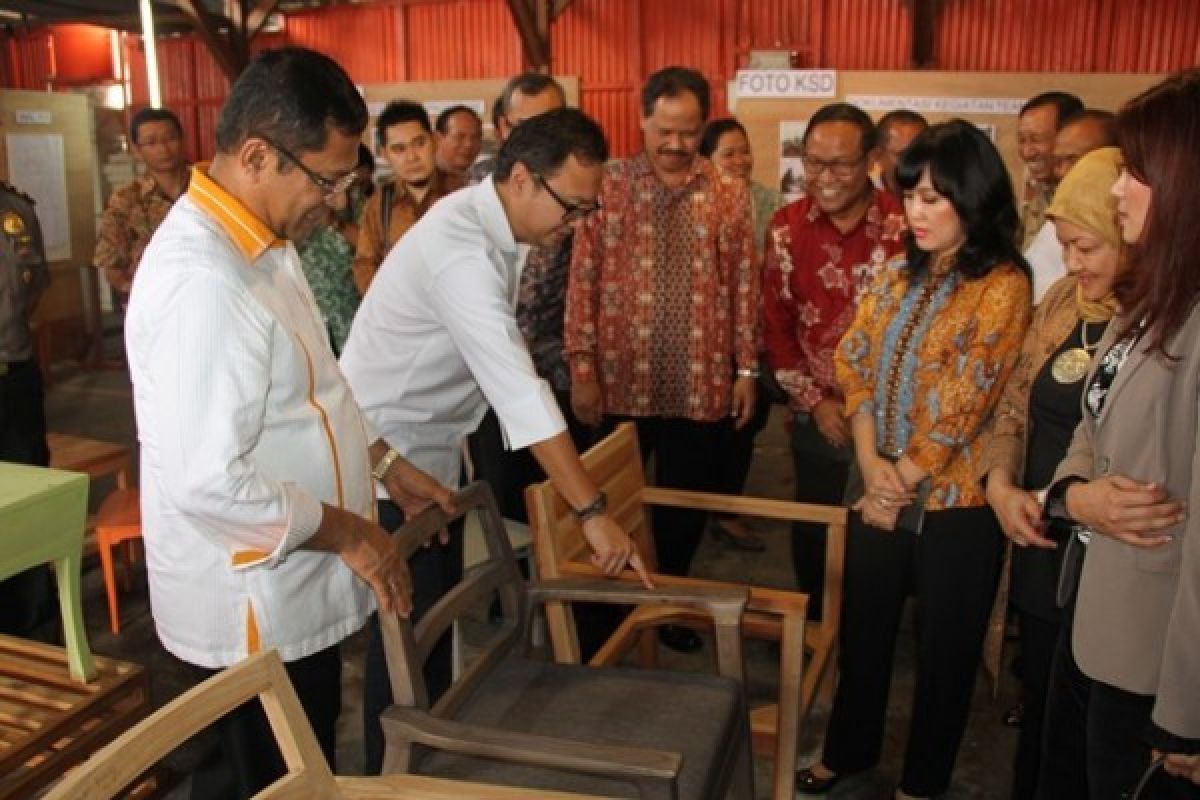 Ekpor Jateng Turun Tajam