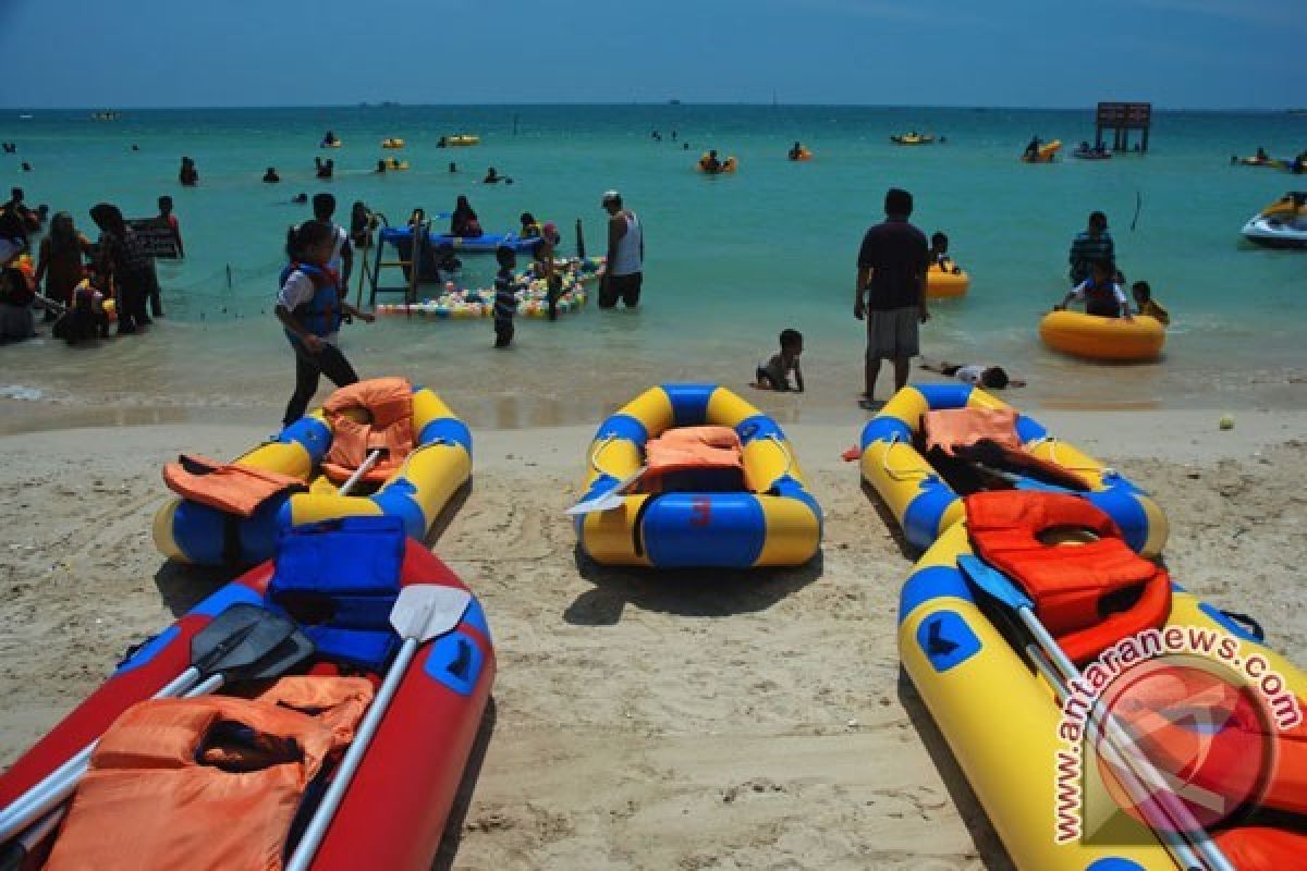 Pantai Bandengan Jepara Ramai Pengunjung