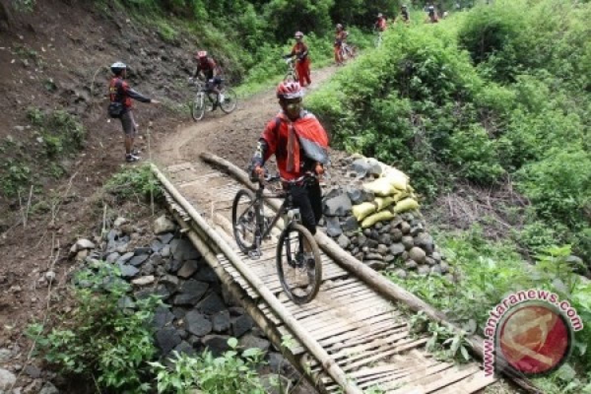 Buruknya Infrastruktur Jalan Dikeluhkan Pengelola Desa Wisata