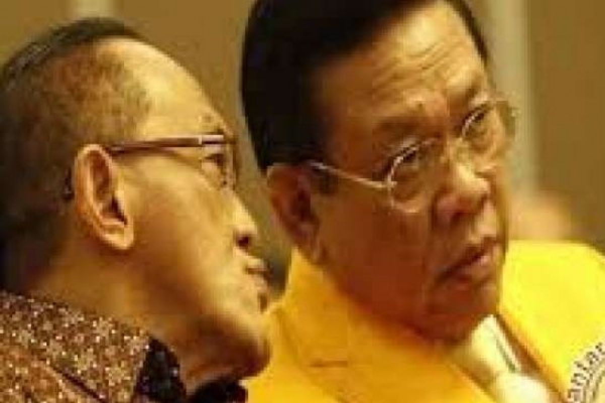 Poros Muda Golkar Ingin Hubungan Aburizal-Agung Harmonis