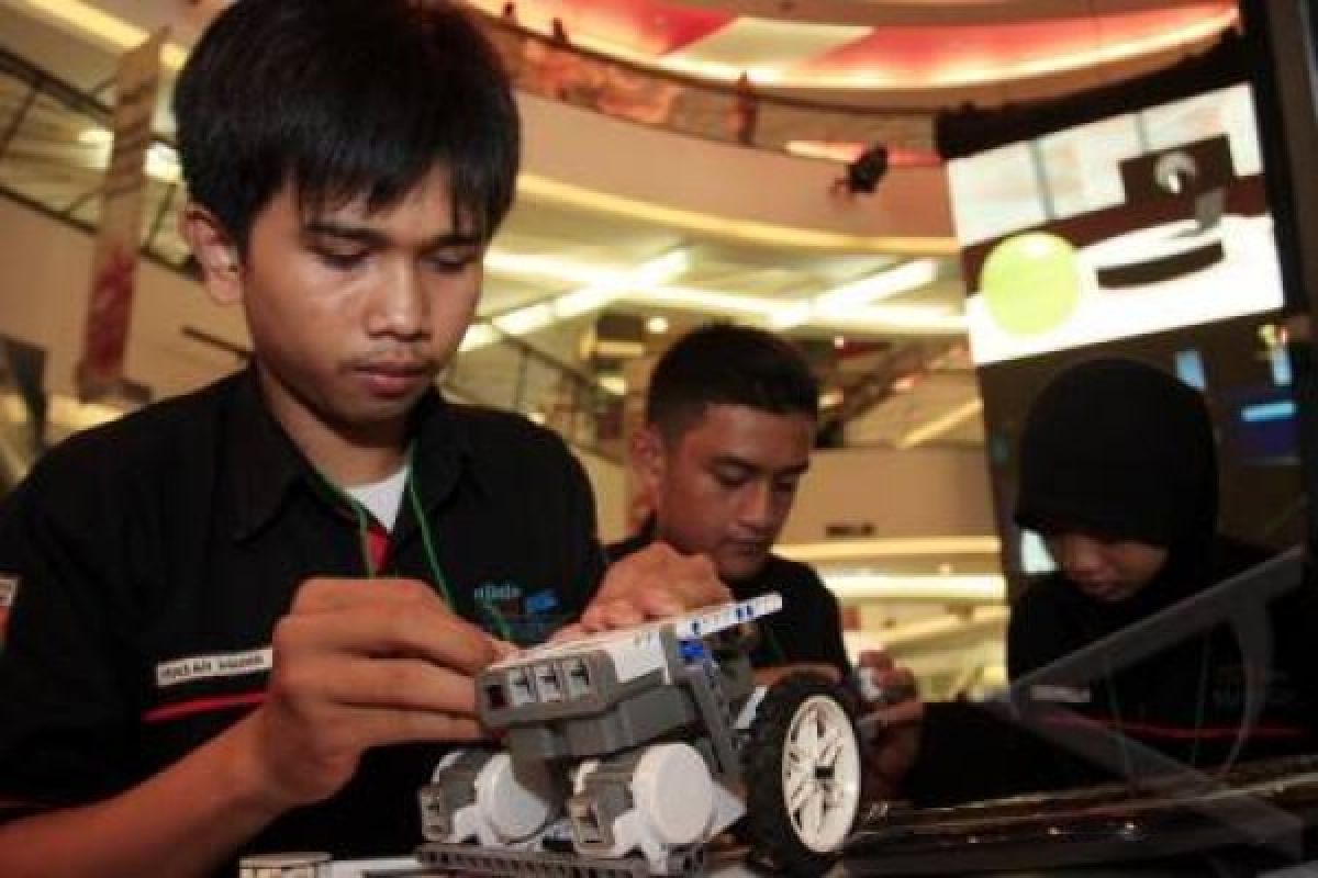 "Robo Vaganza" Unika Soegijapranata Diikuti 40 Peserta