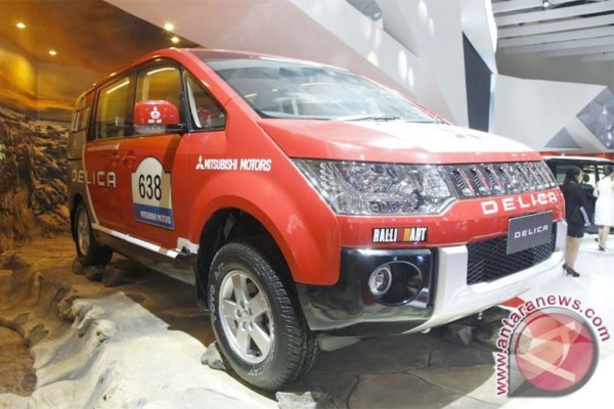 160 Konsumen Coba Mitsubishi Delica dan Outlander