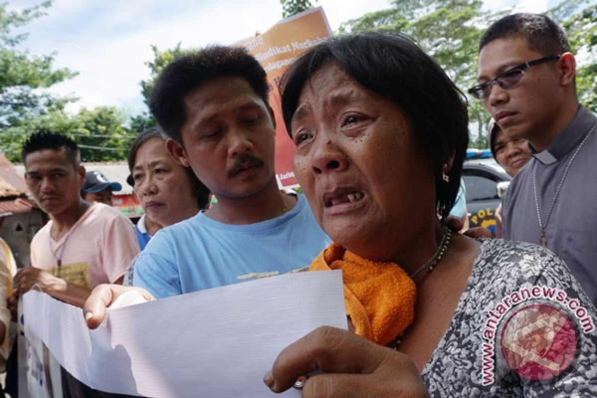 Keluarga Besar Bezuk Mary Jane di LP Wirogunan