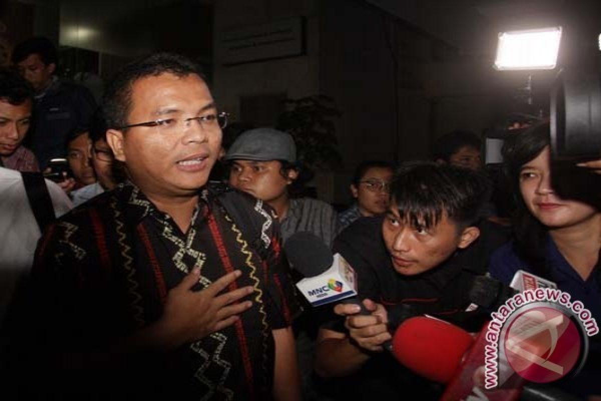 Denny Indrayana Diperiksa Penyidik Bareskrim Terkait Kasus Paspor Elektronik