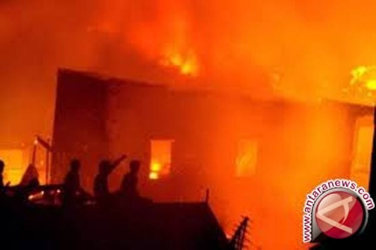 Kantor Kejaksaan Negeri Wamena terbakar