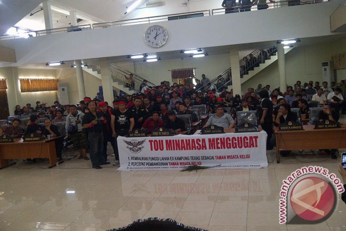 Aliansi masyarakat adat minahasa demo tolak graha religi