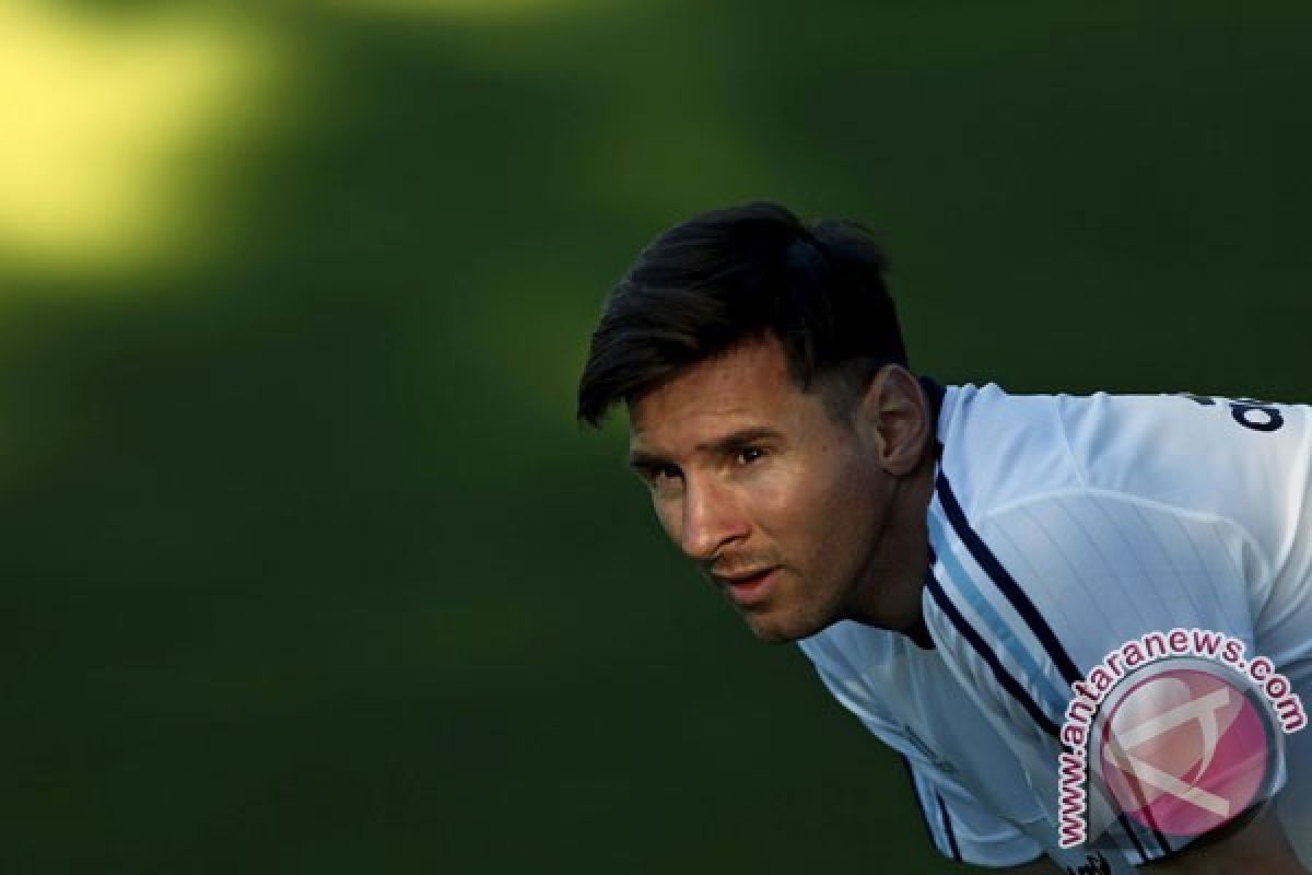 Semua Menatap Lionel Messi