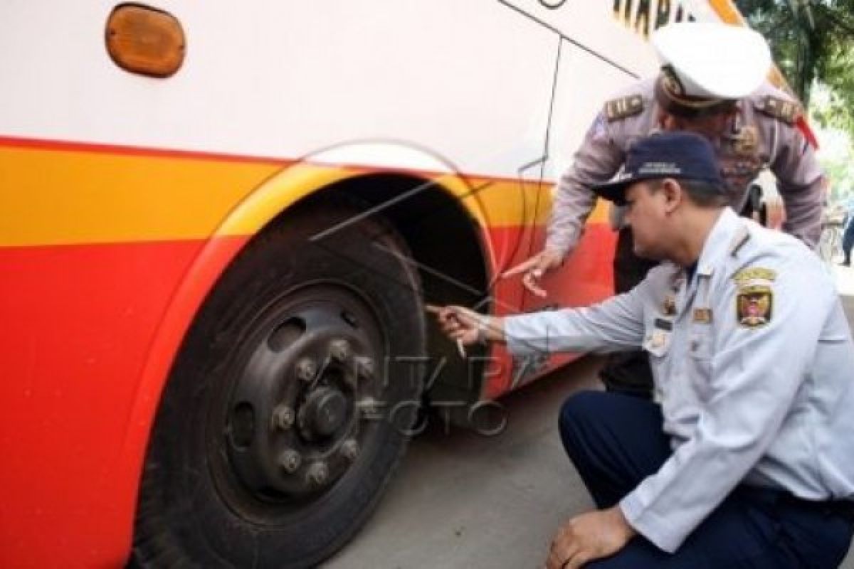 Cek Kesiapan Angkutan Lebaran, Dishub Sidak ke Garasi Bus