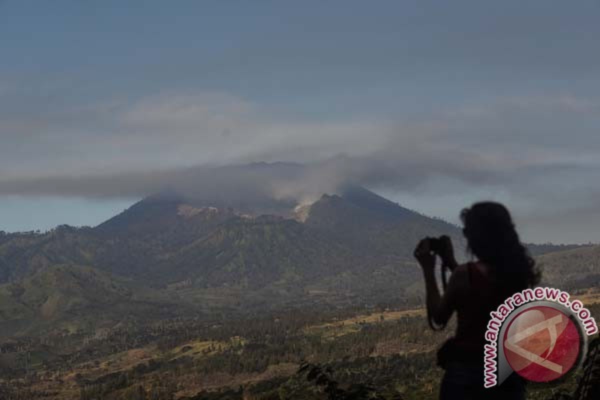 Status Gunung Ijen di Jawa Timur jadi waspada