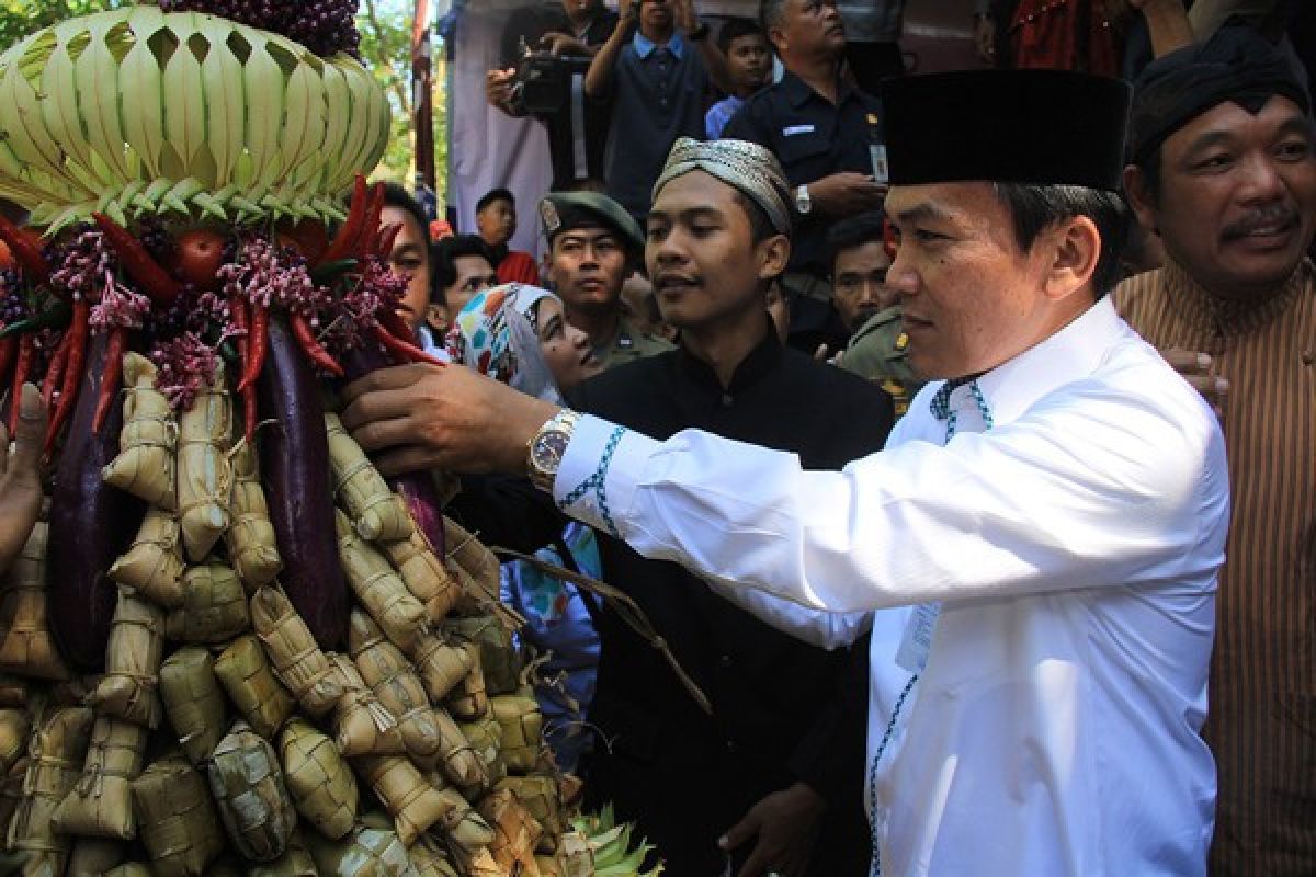 Traditional Celebration of "Syawalan" Preserved in Kudus