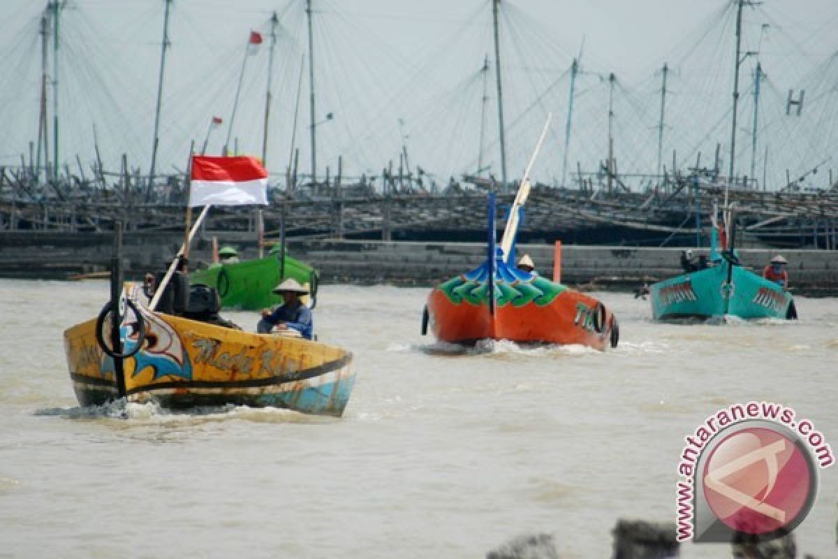 Perahu Nelayan Bertenaga Matahari Mulai Diuji Coba