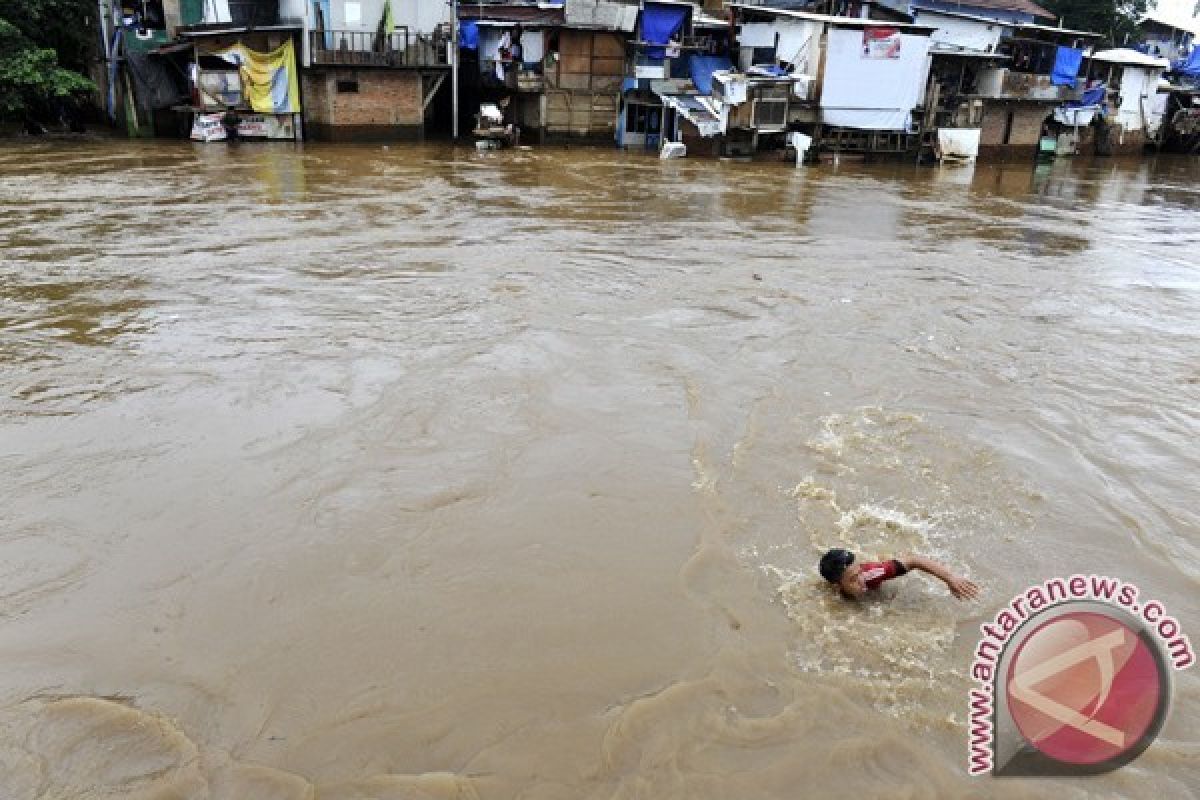 Polda Tambah Satu SSK Brimob untuk Amankan Kampung Pulo