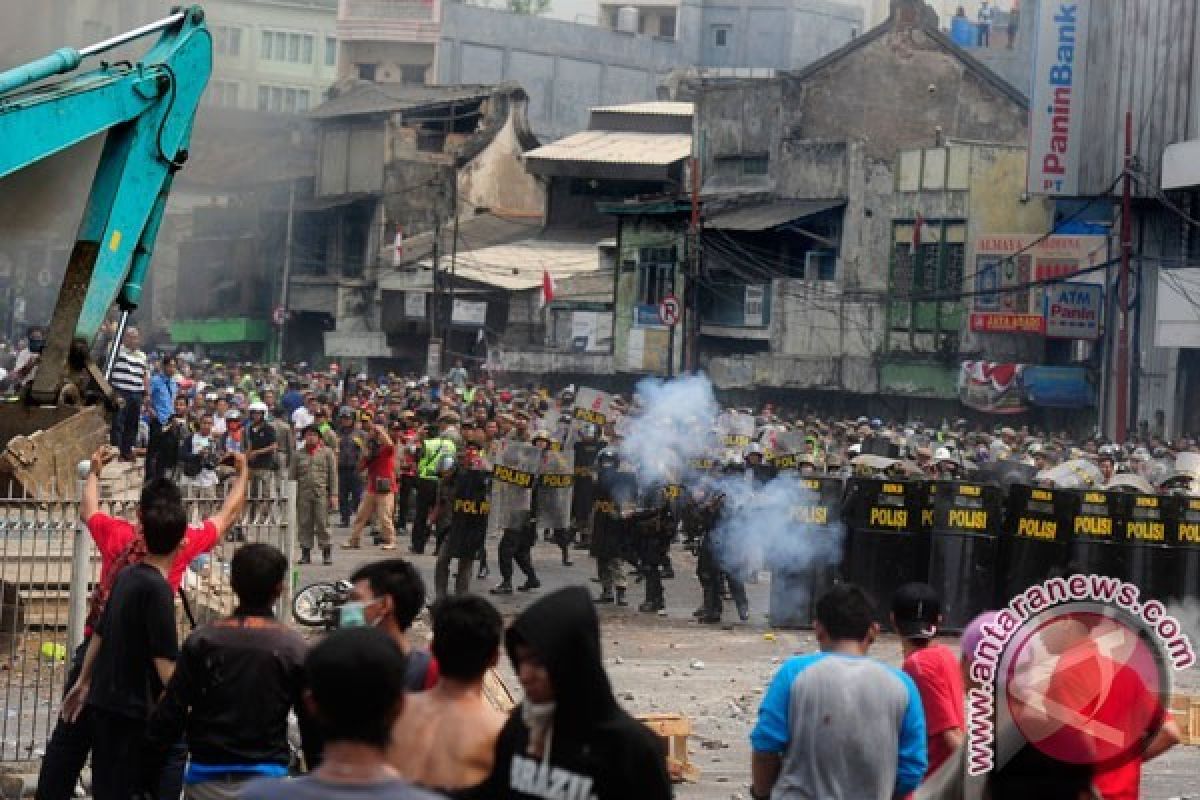 2.300 Personel Gabungan Lanjutkan Pengamanan Penertiban Kampung Pulo