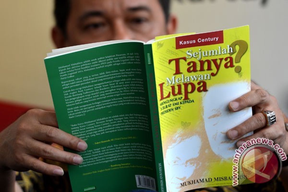 Pengamat: Buat Buku Tandingan Kasus Bank Century