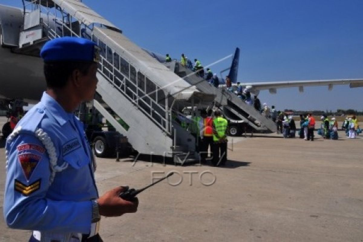  Tiga Calon Haji Kudus Pakai Kursi Roda