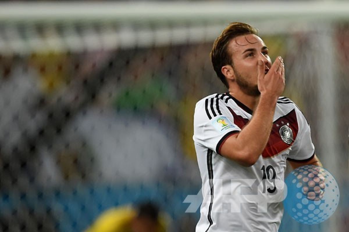 Cedera, Goetze Menepi Enam pekan