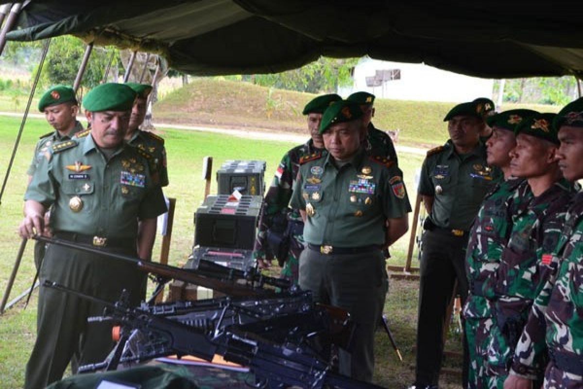 Wakasad Tinjau Kesiapan Pemberangkatan TNI 725 Woroagi