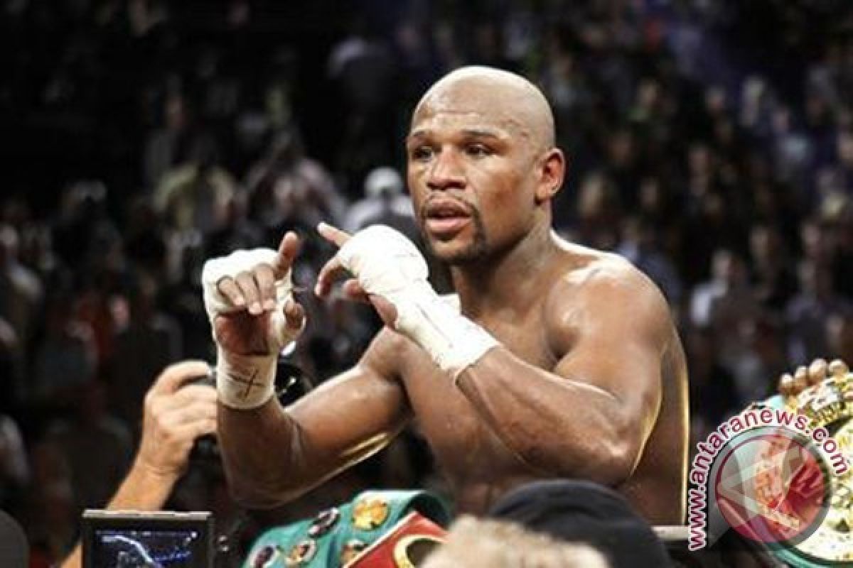 Mayweather Akhiri Karir dengan Kalahkan Berto