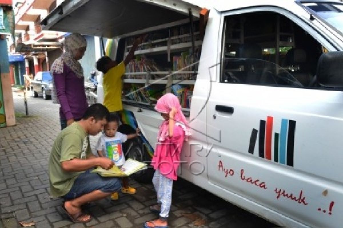 Perpusda Jateng Selektif Saring Buku Komunisme