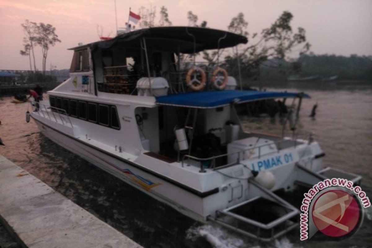 Kapal klinik terapung LPMAK beri layanan terbatas 